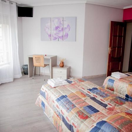 Pension Parque Del Ebro (Adults Only) Logroño Chambre photo