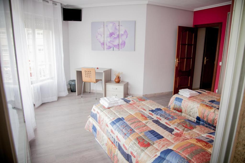 Pension Parque Del Ebro (Adults Only) Logroño Chambre photo